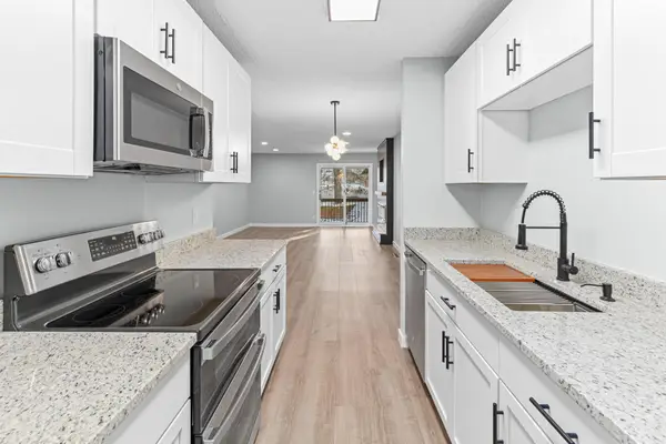 570 Woodhill Drive #60, Saint Paul, MN 55113