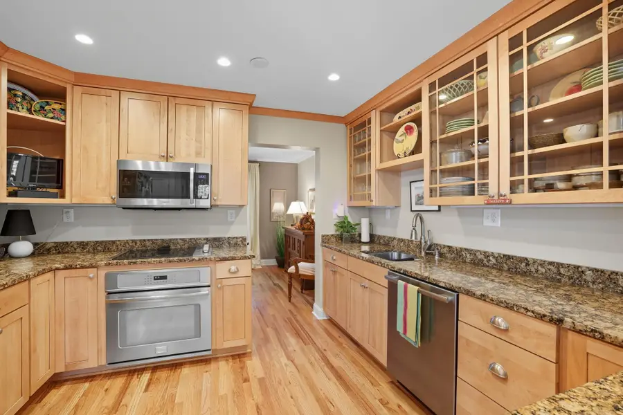 1115 Edgcumbe Road, Saint Paul, MN 55105 - #2