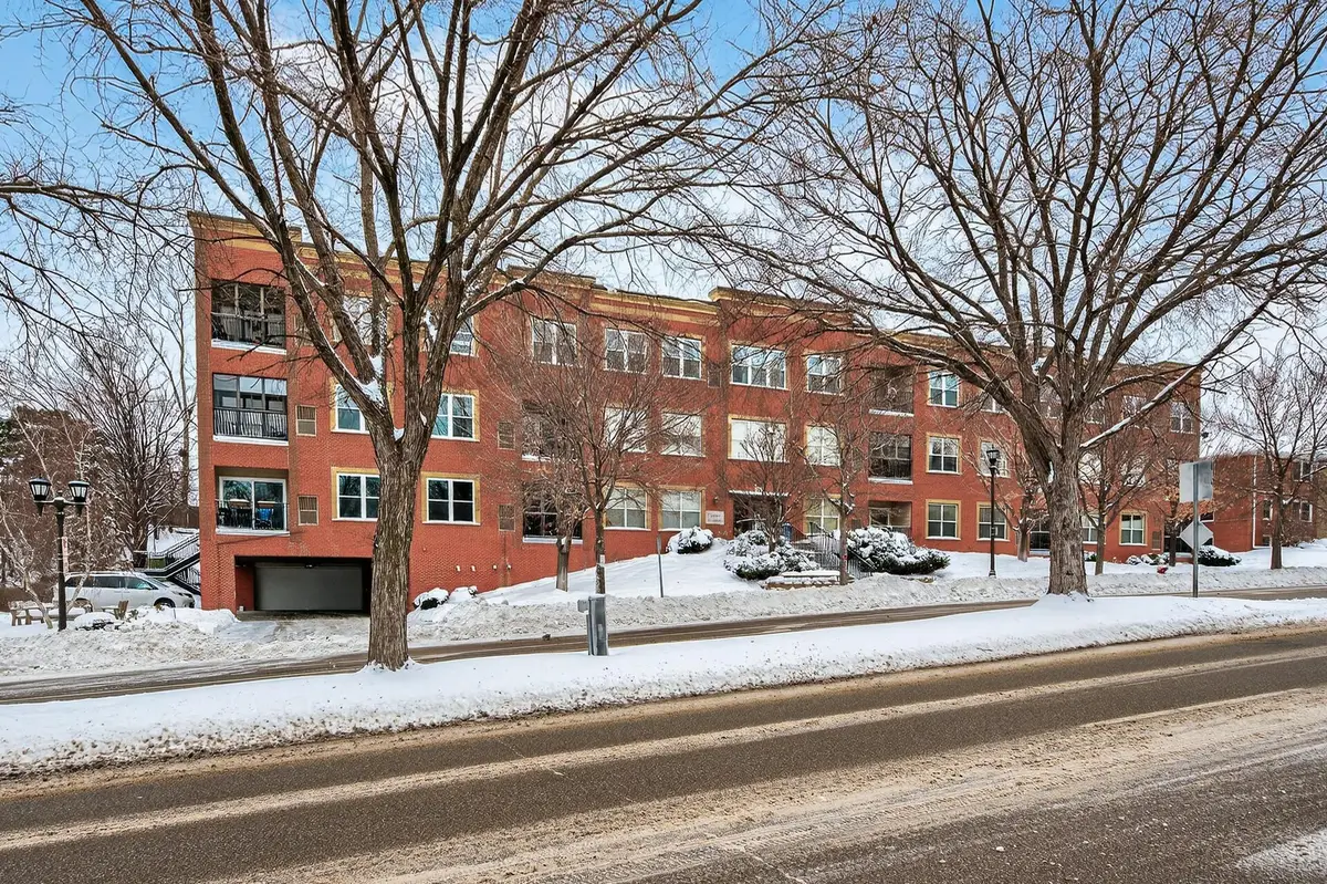 1941 Ford Parkway #102, Saint Paul, MN 55116 - Image #1