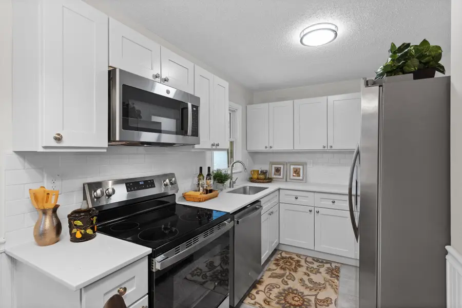 2138 3rd Street E, Saint Paul, MN 55119 - Image #3