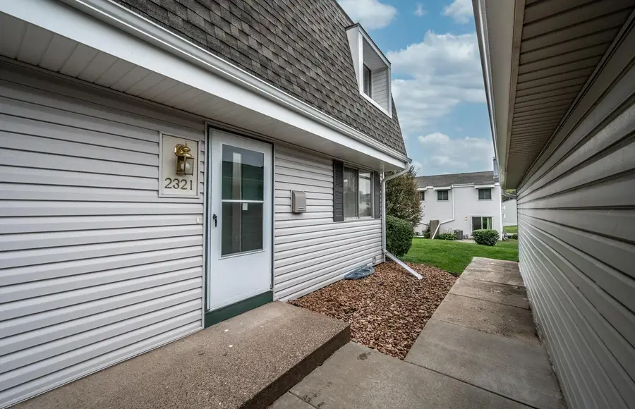 2321 Pond Avenue E, Saint Paul, MN 55119 - Image #2