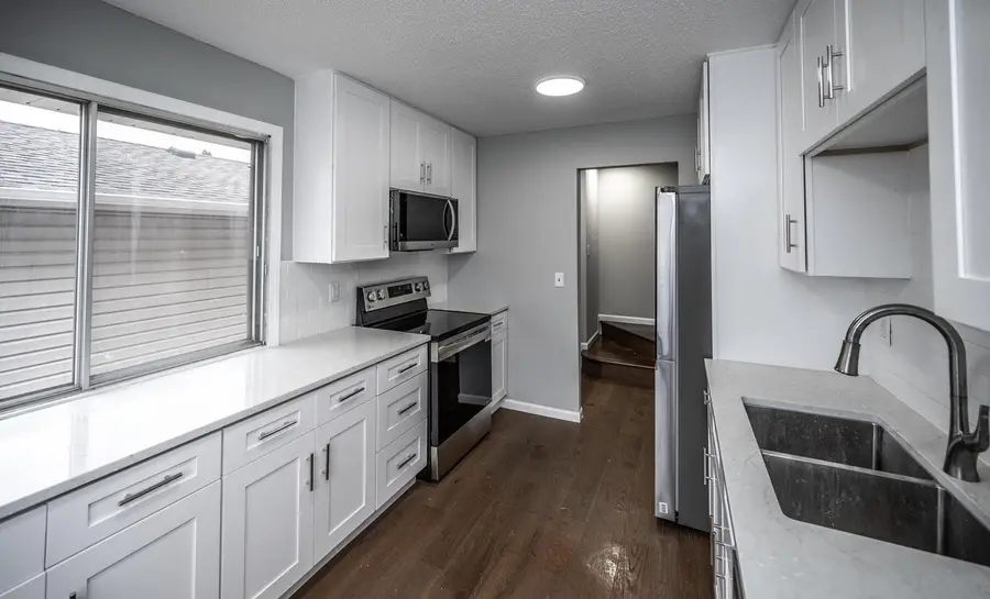 2321 Pond Avenue E, Saint Paul, MN 55119 - Image #3