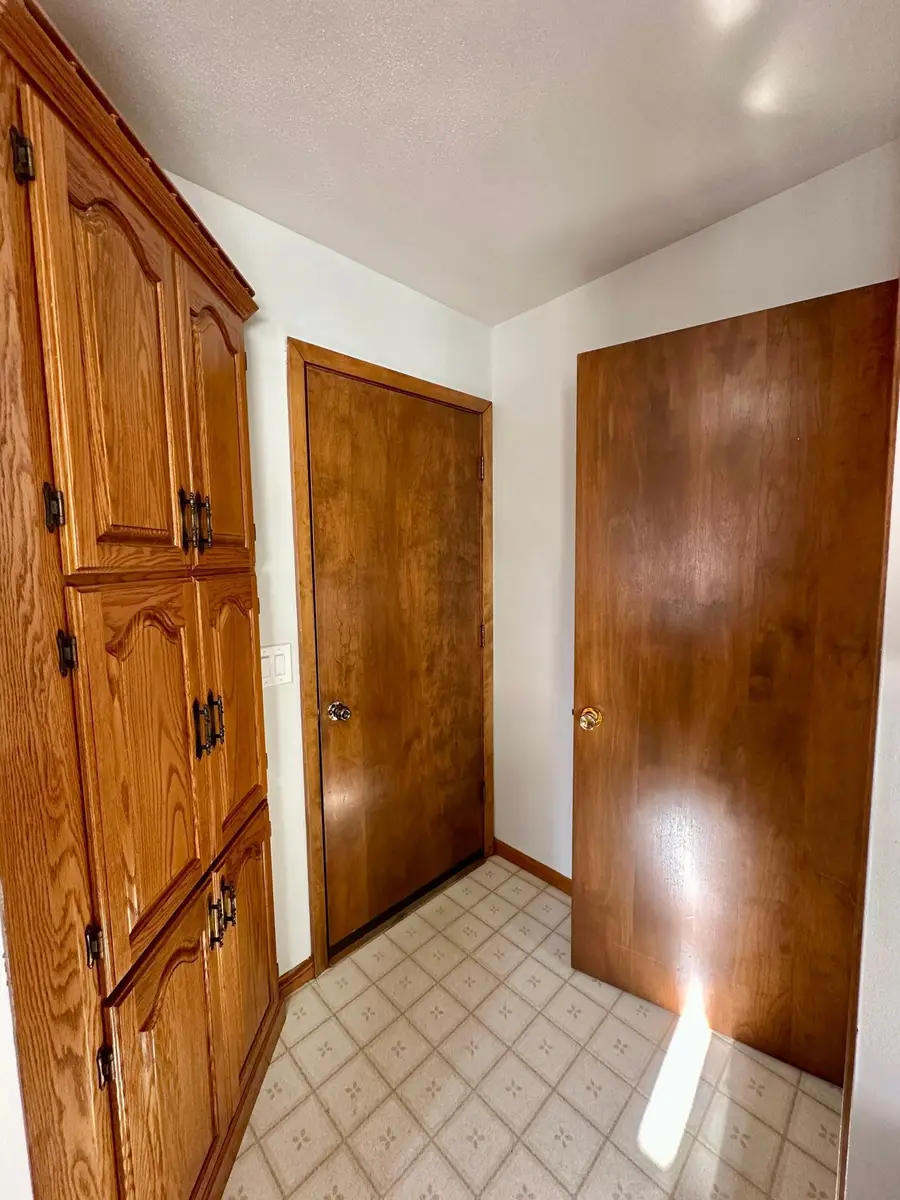 210 E Oakland Avenue, Luverne, MN 56156 - Image #2