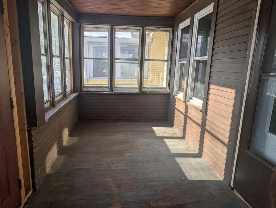 1135 Geranium Avenue E, Saint Paul, MN 55106 - Image #2