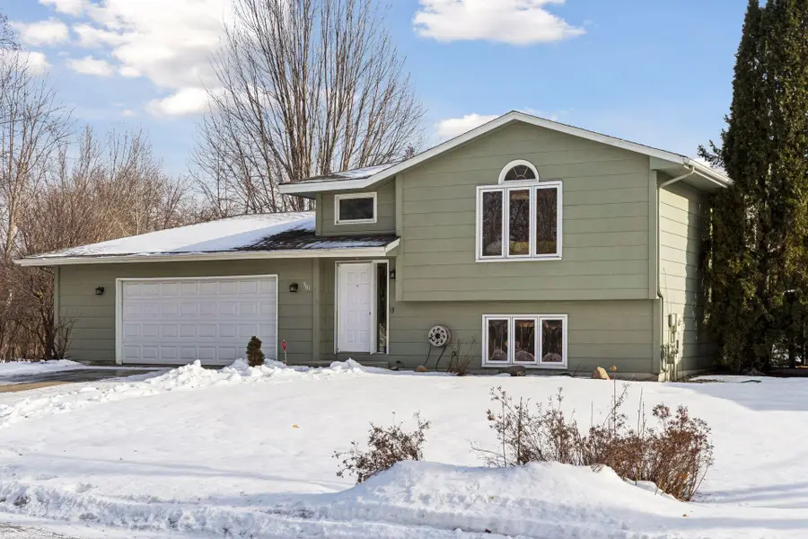 561 Dresden Drive, Chaska, MN 55318 - Image #3