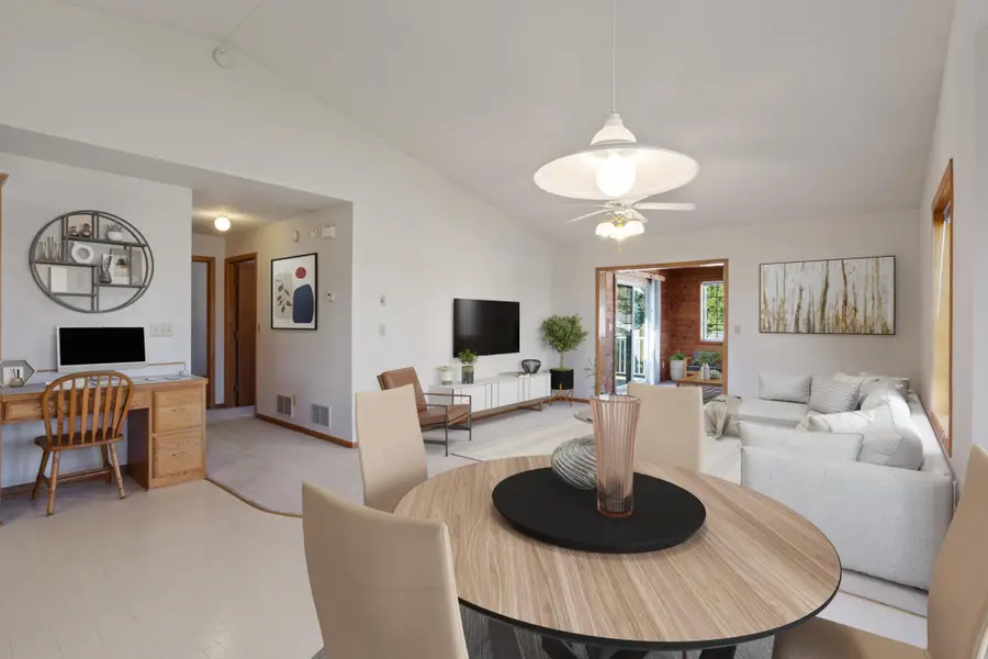 745 Sterling Court, Mahtomedi, MN 55115 - Image #3