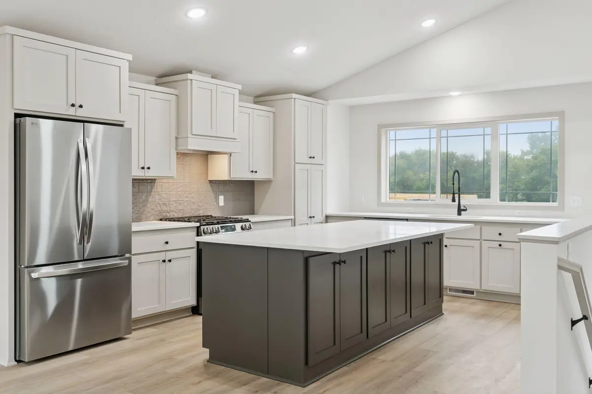 21423 Cottonwood Street Nw, Oak Grove, MN 55448 - Image #1