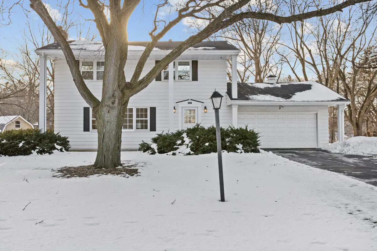 101 Heritage Circle N, Burnsville, MN 55337 - Image #1