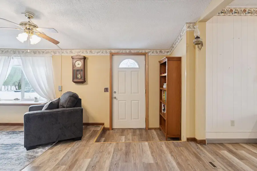 2559 2nd Street, Saint Paul, MN 55110 - Image #3