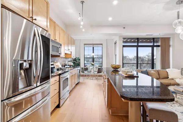 317 Groveland Avenue #712, Minneapolis, MN 55403