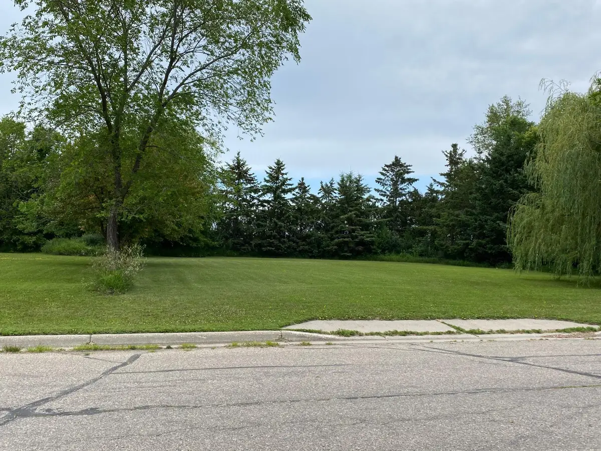 1605 Cardinal Drive N, Thief River Falls, MN 56701 - #1