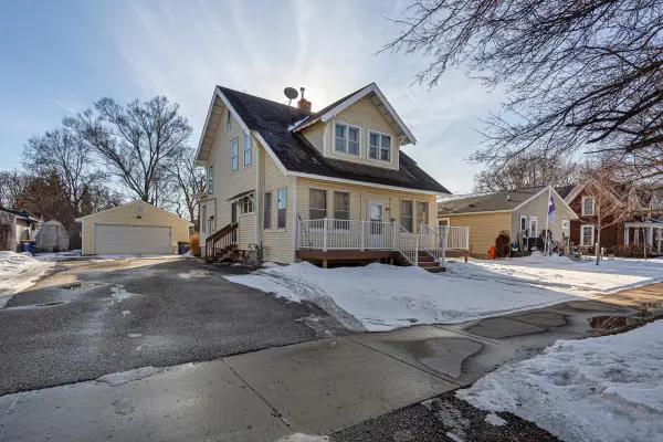 415 8th Street Nw, Faribault, MN 55021