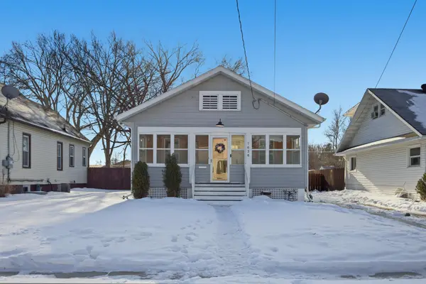 1638 8th Avenue S, Fargo, ND 58103