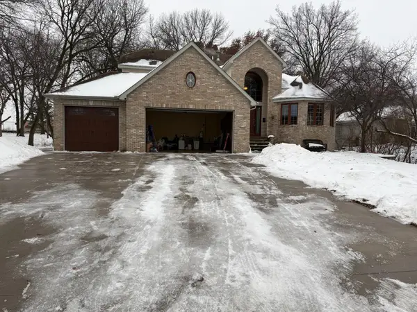 2058 149th Avenue Nw, Andover, MN 55304