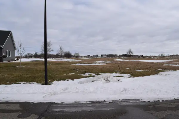 1904 Shady Lane Ne, Willmar, MN 56201