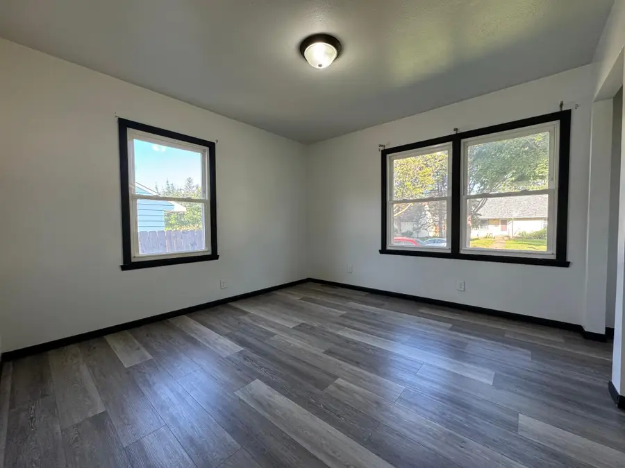 1874 Hoyt Avenue E, Saint Paul, MN 55119 - Image #2