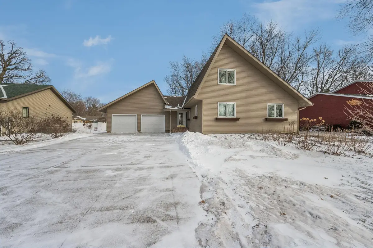 211 Tanglewood Lane, Blue Earth, MN 56013 - Image #1