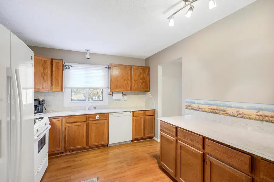 10460 Buckingham Drive, Eden Prairie, MN 55347 - Image #2