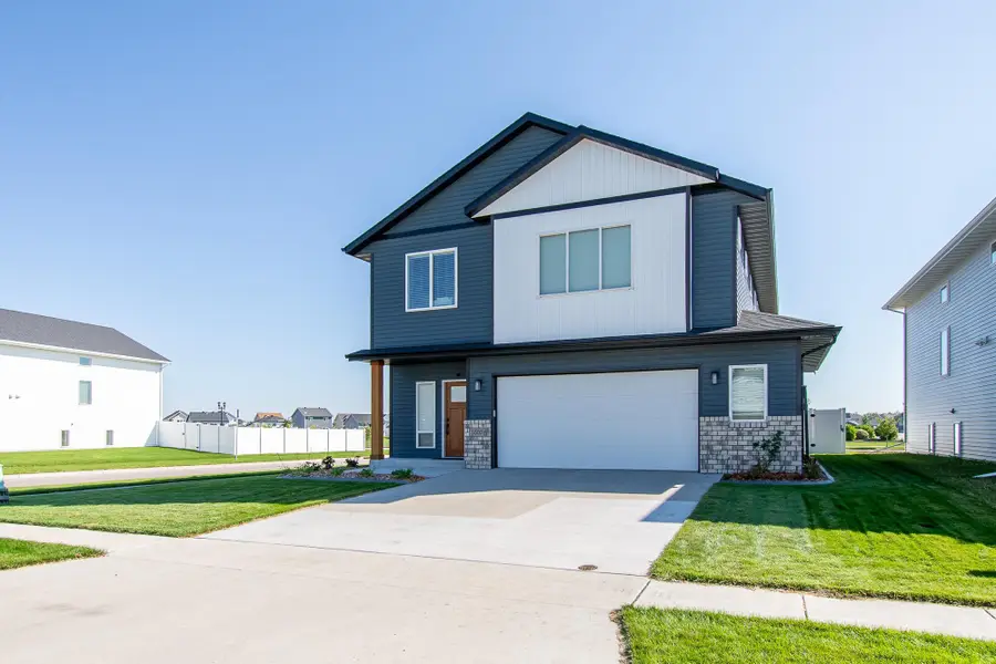 5507 Lori Lane W, West Fargo, ND 58078 - #3