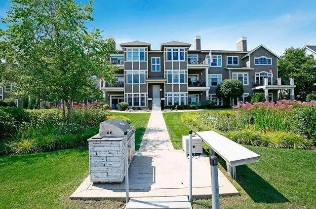 21957 Minnetonka Boulevard #15, Excelsior, MN 55331 - Image #2