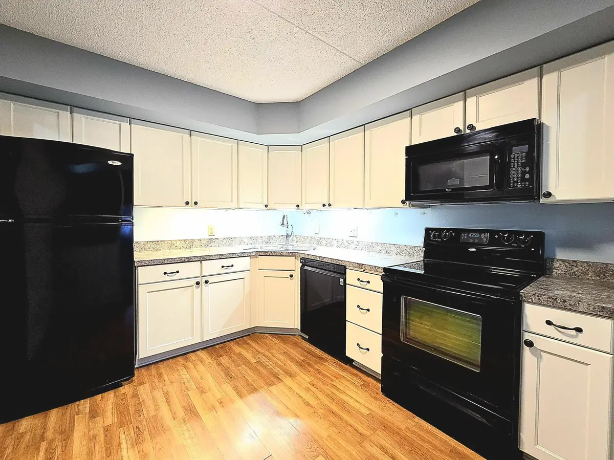 2455 Londin Lane E #117, Saint Paul, MN 55119 - Image #1