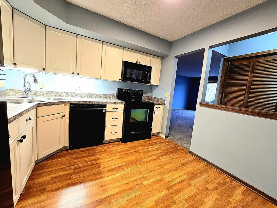 2455 Londin Lane E #117, Saint Paul, MN 55119 - Image #2