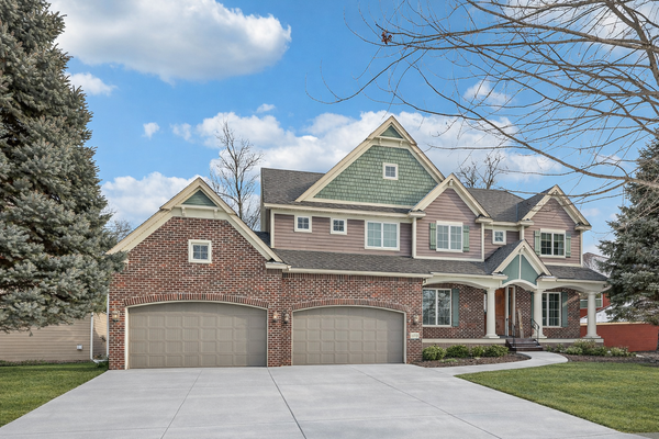 11715 Naples Circle Ne, Minneapolis, MN 55449