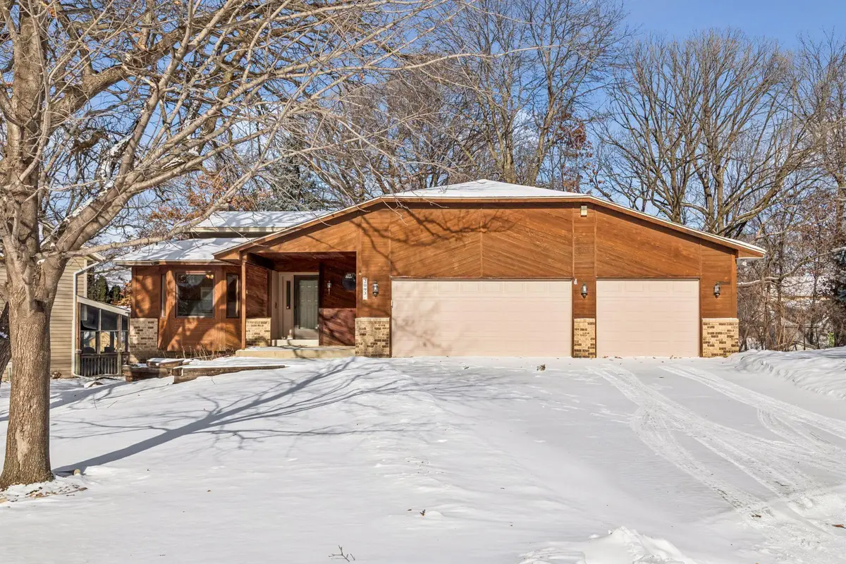 2093 Vienna Lane, Eagan, MN 55122 - Image #1