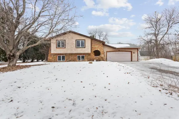 8090 Urbandale Lane N, Maple Grove, MN 55311