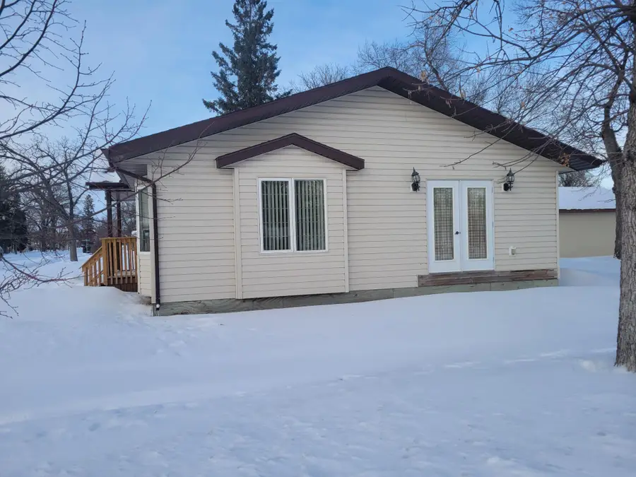 322 Saint Paul Avenue S, Thief River Falls, MN 56701 - Image #2