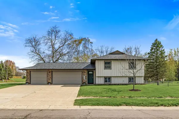 7020 Upper 139th Street W, Apple Valley, MN 55124