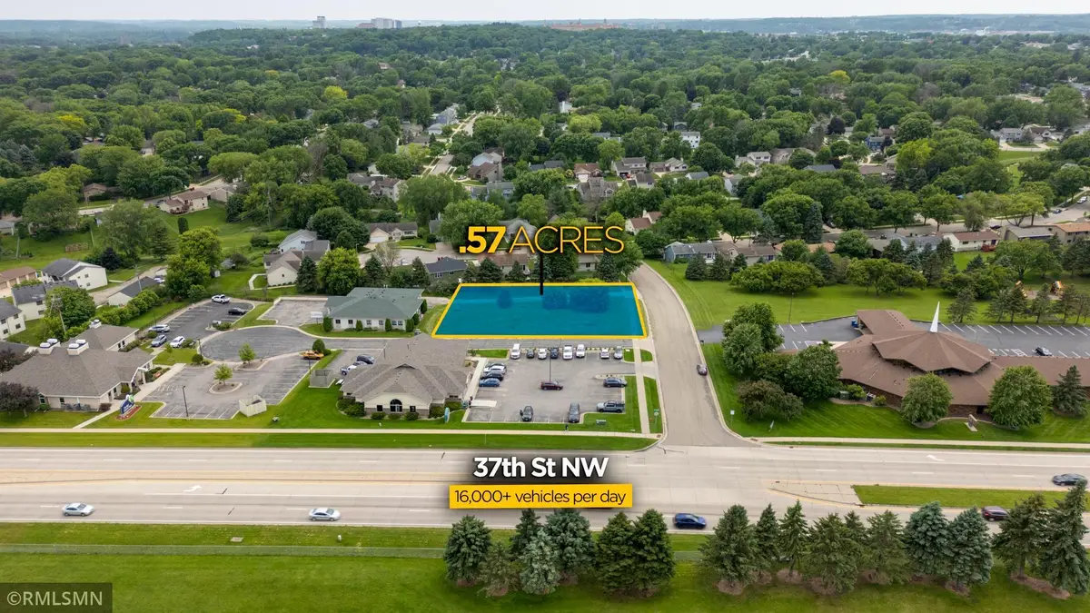 1022 Bel Air Lane Nw, Rochester, MN 55901 - Image #1