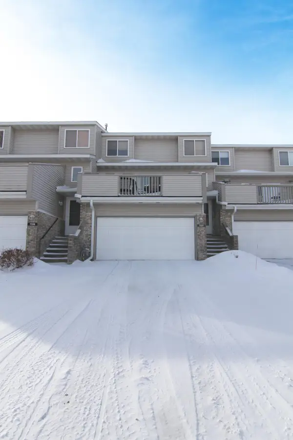 7337 Bond Way #18, Inver Grove Heights, MN 55076