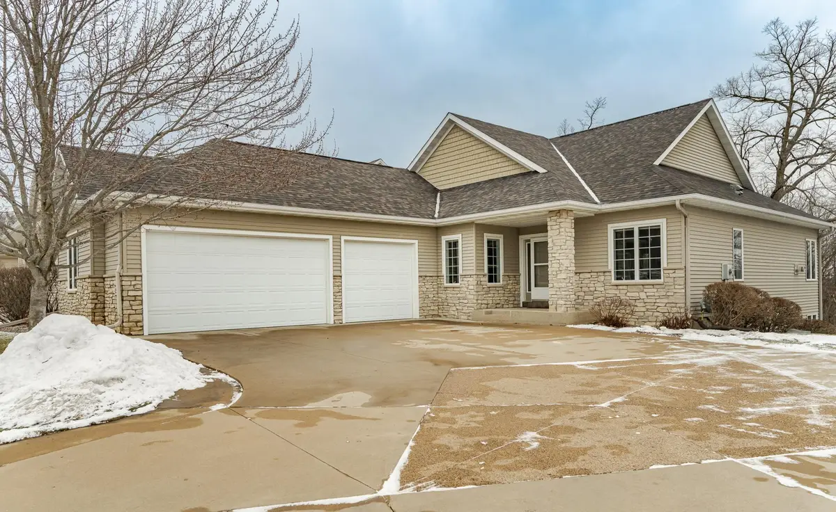 1532 Salem Court Sw, Rochester, MN 55902 - Image #1