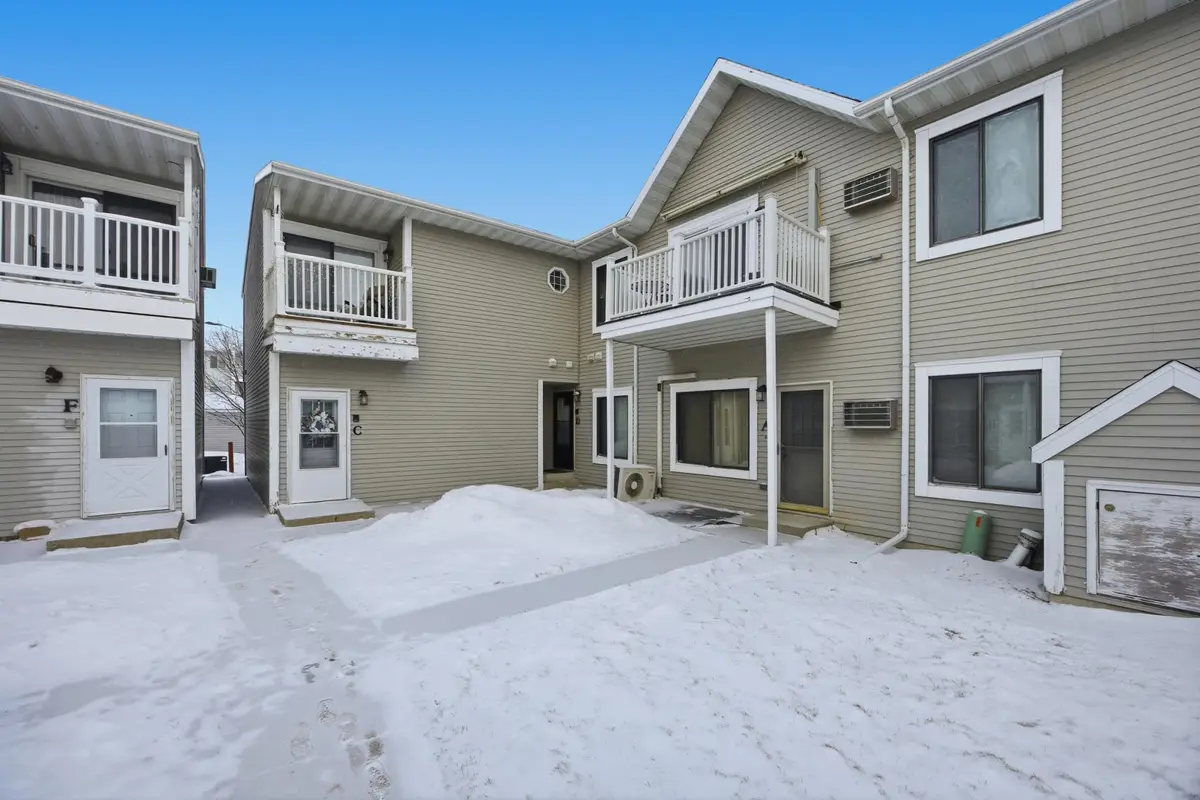 3305 15th Avenue S #D, Fargo, ND 58103 - Image #1