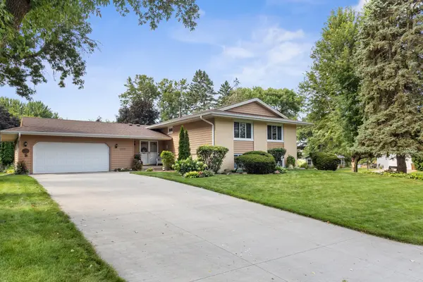 2470 Hillside Road, Saint Paul, MN 55110