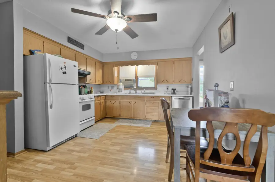 851 5th Avenue S, South Saint Paul, MN 55075 - #3