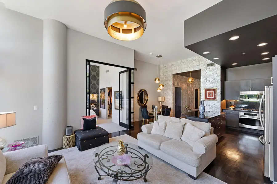 215 10th Avenue S #112, Minneapolis, MN 55415 - Image #2