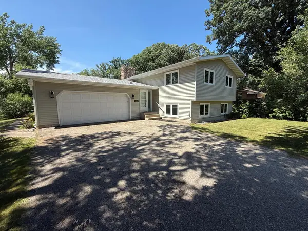 1303 Duluth Avenue N, Thief River Falls, MN 56701