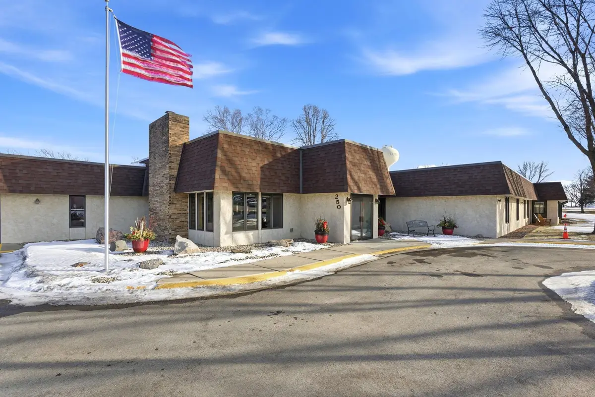 250 Freemont Avenue Se #120, Hutchinson, MN 55350 - #1