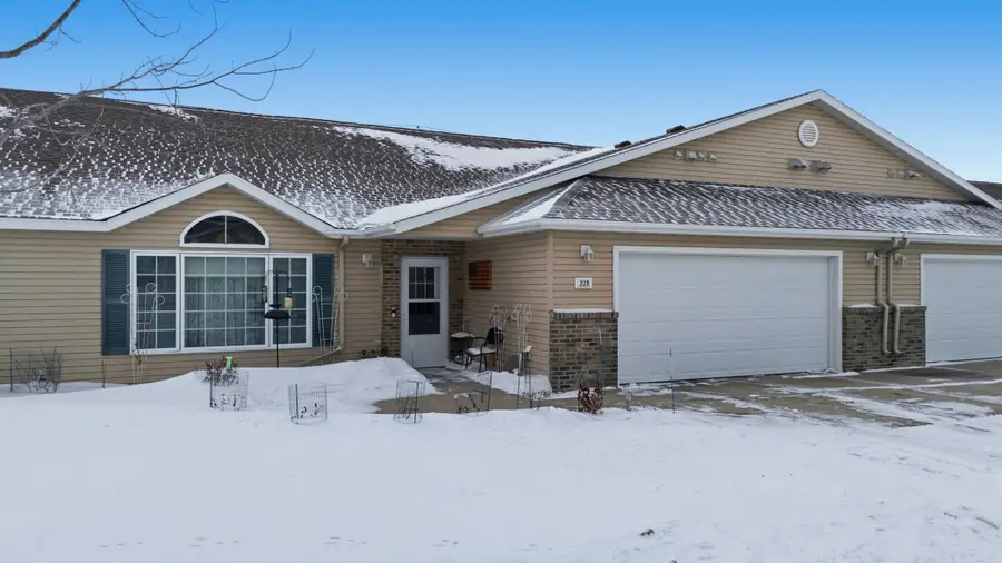 328 30th Street N, Moorhead, MN 56560 - Image #2