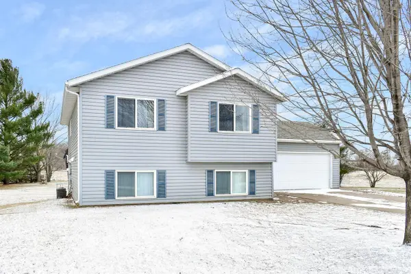 140 Red School Lane, Kellogg, MN 55945