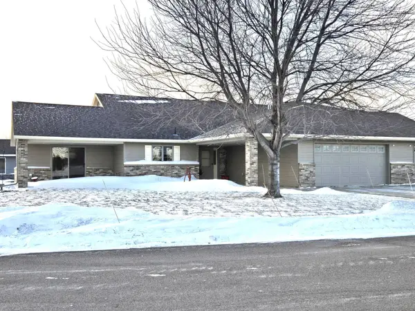 1907 Upper Trentwood Circle Ne, Willmar, MN 56201