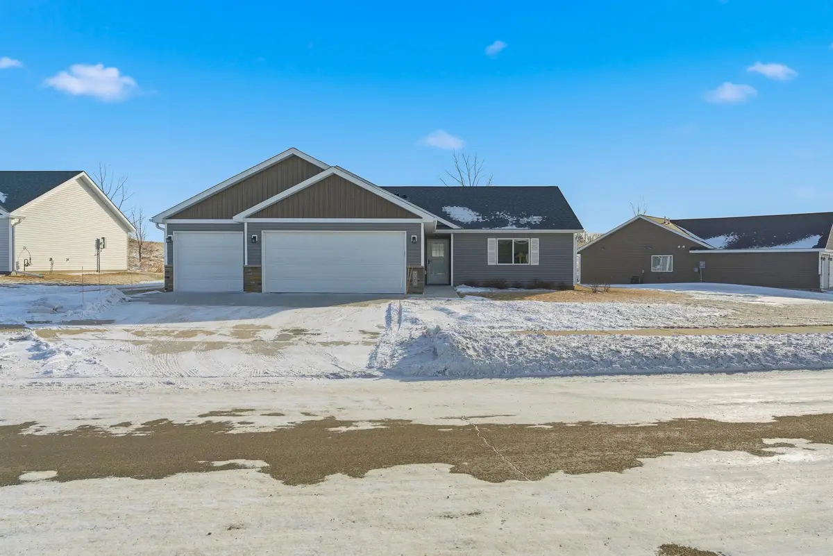 725 Northwood Drive, Janesville, MN 56048 - Image #1