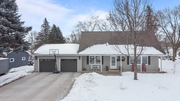 538 Sunset Lane N, Cambridge, MN 55008