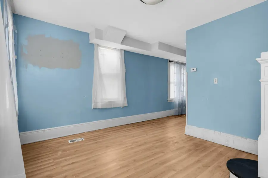 1025 Mclean Avenue, Saint Paul, MN 55106 - #3