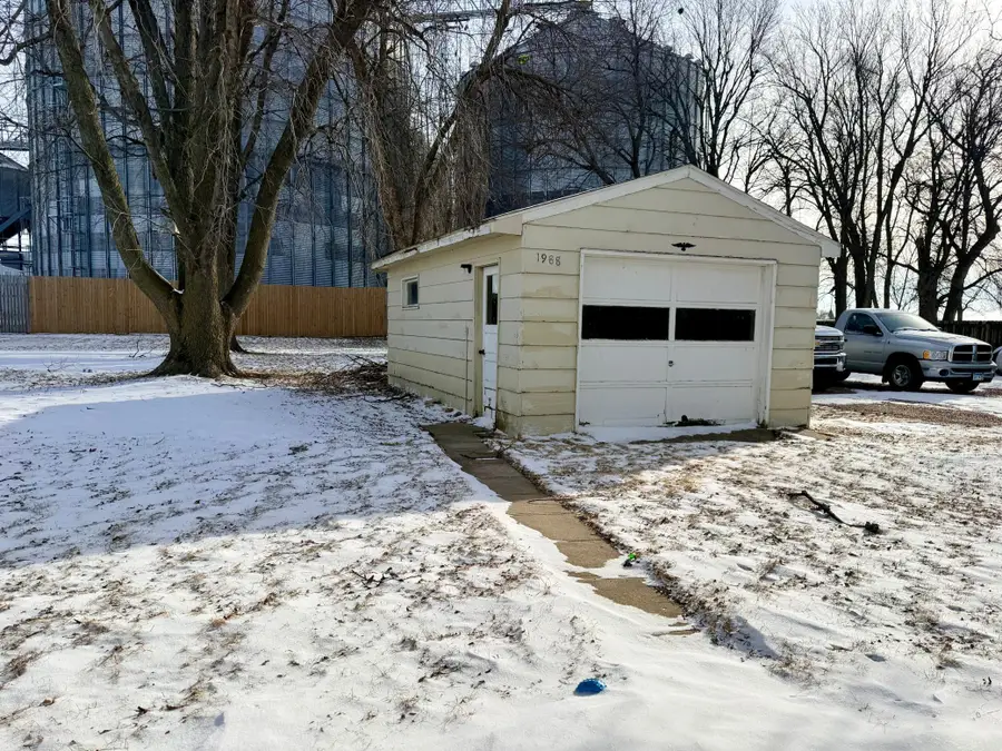 114 S Thompson Avenue, Rushmore, MN 56168 - Image #3