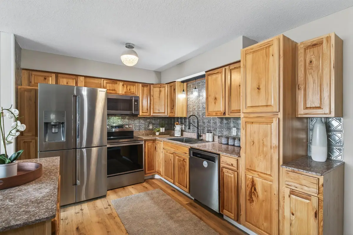 682 125th Lane Ne, Blaine, MN 55434 - Image #1