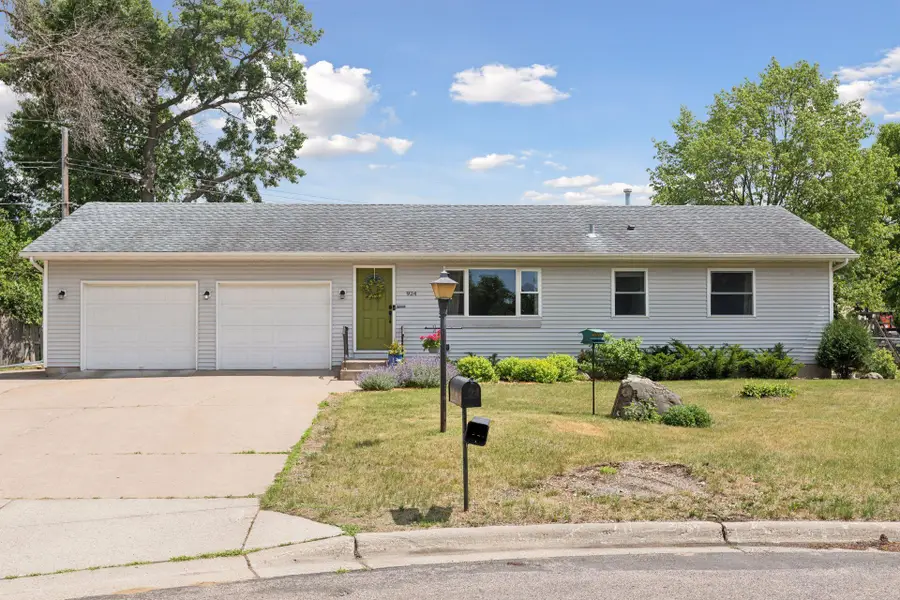 924 Marlboro Court Ne, Spring Lake Park, MN 55432 - #3