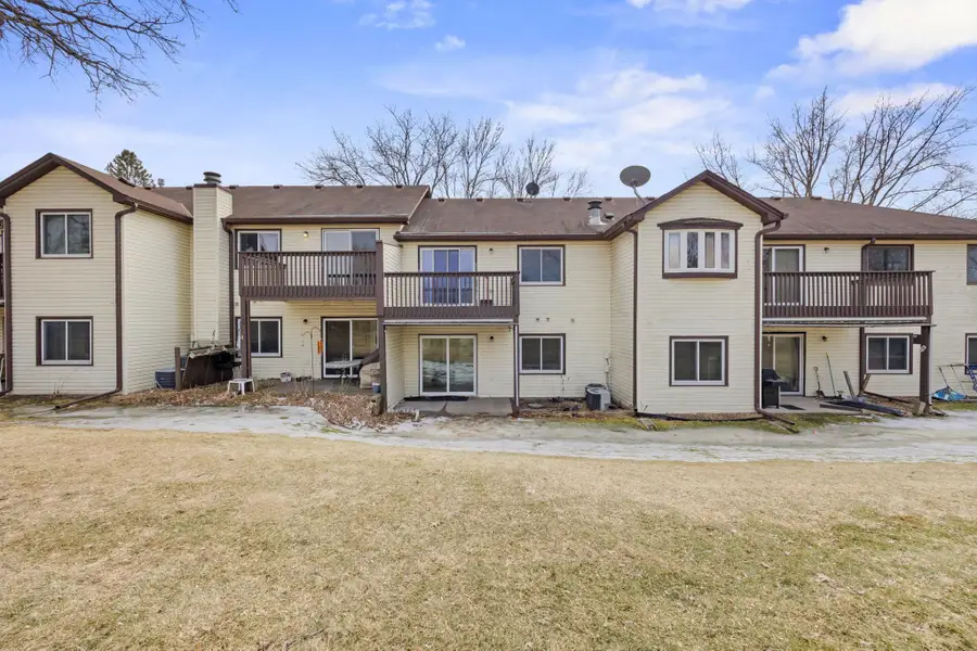 1049 Greenhaven Drive, Saint Paul, MN 55127 - #3